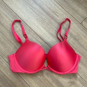 Victoria’s Secret bomb shell bra